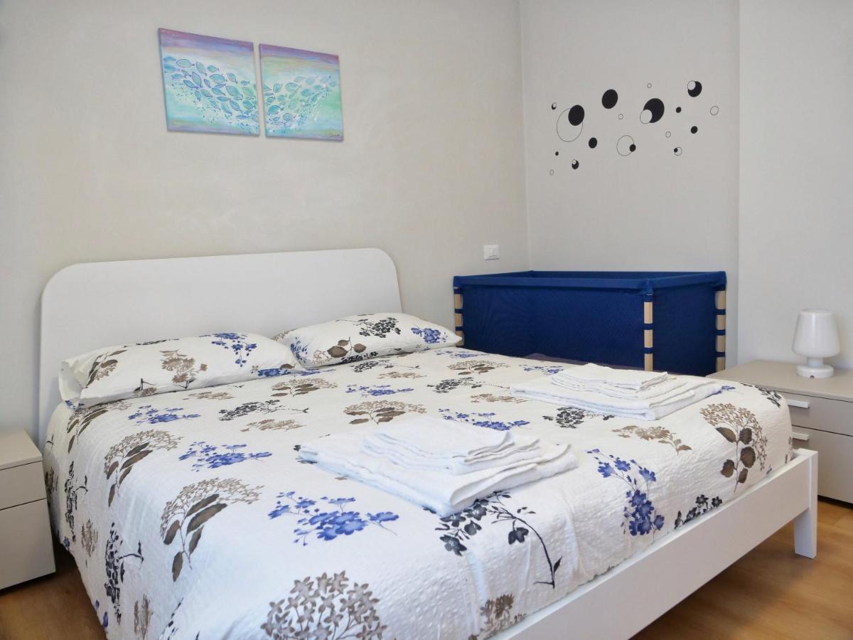 Faro Dell'estate Delizioso Bicamera Con Posto Auto Dietro La Apartment Grado